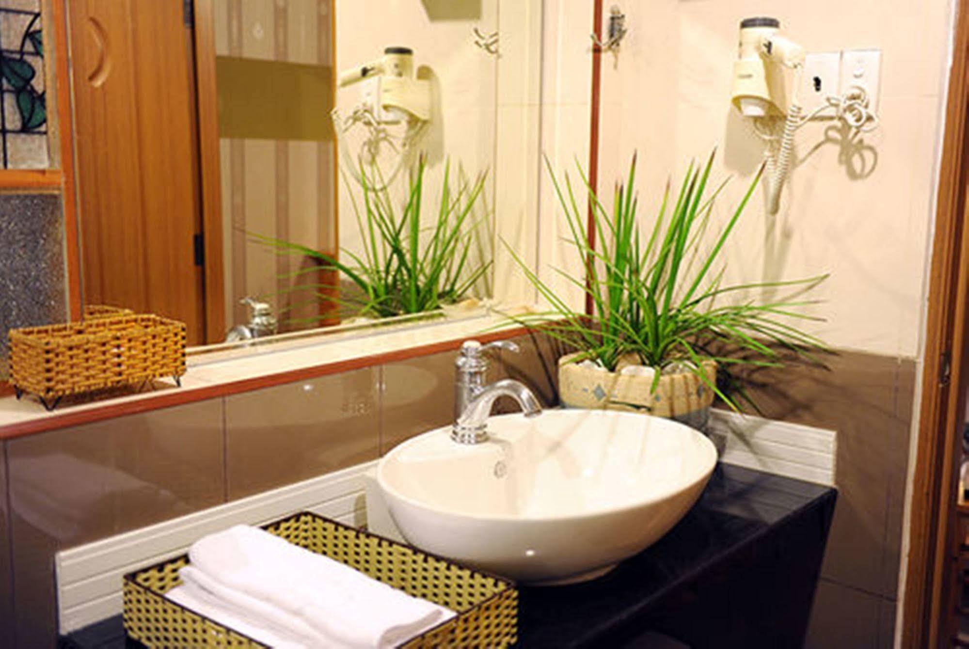 Hotel Thuy Sakura & Serviced Ho Chi Minh City