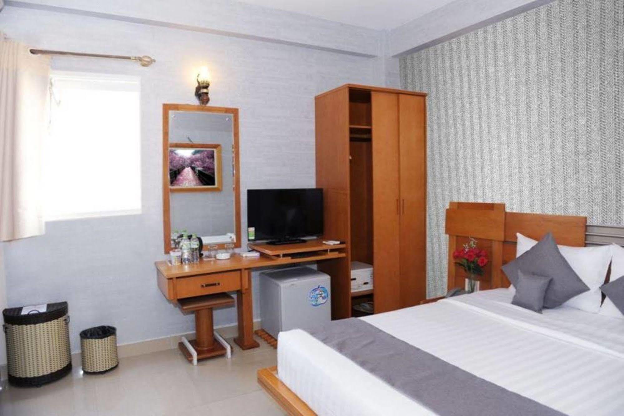 Thuy Sakura & Serviced Hotel Ho Chi Minh City