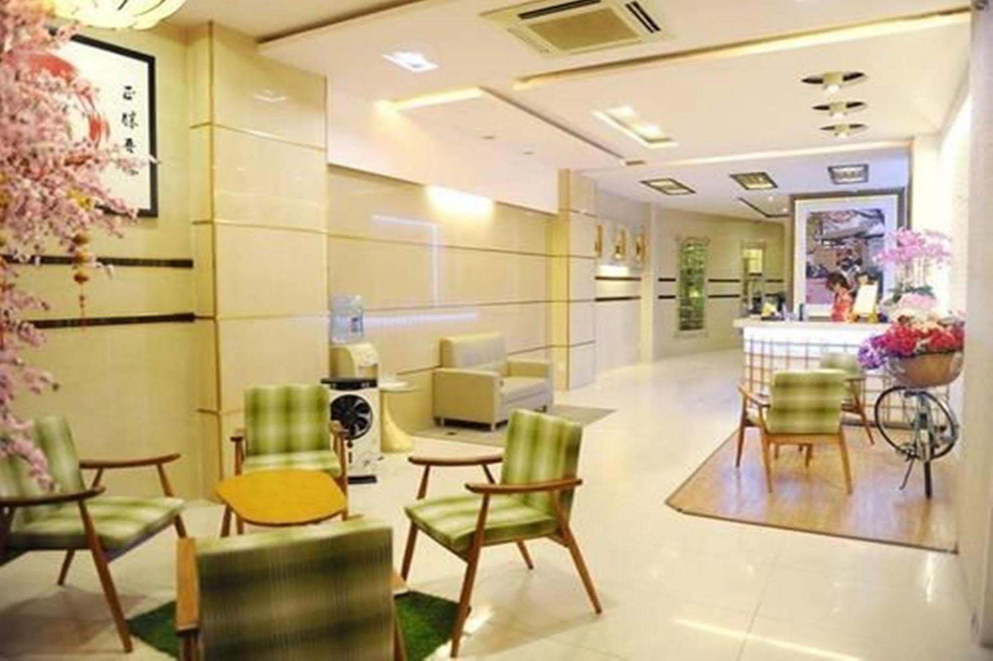 Thuy Sakura & Serviced Ho Chi Minh City
